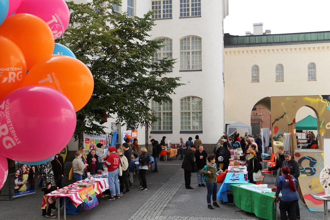 Helsingin työväentalo Paasitorni ja Meripaviljonki.