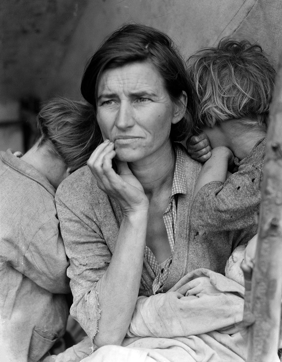 Migrant_mother_Dorothea_Lange_Library_of_Congress_web Helsingin työväentalo Paasitorni ja Meripaviljonki.